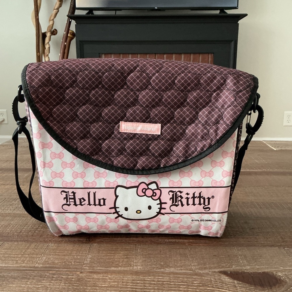 Hello Kitty 2013 Tupperware Pink and Brown Shoulder Bag Complete Set